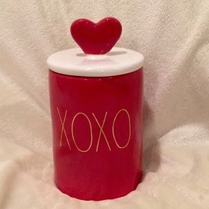 ❤️ NEW Rae Dunn XOXO Candle with heart topper Gold